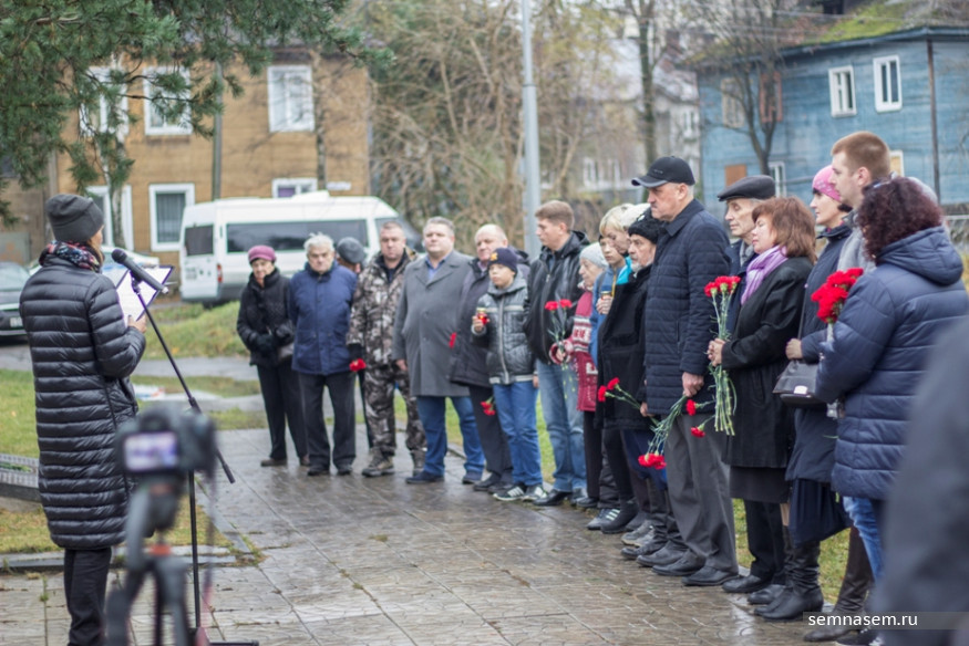 Zaretsky graveyard, 30 Oct.jpg