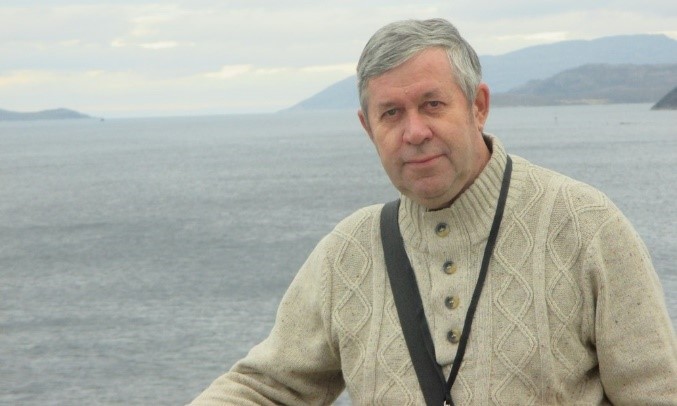 Sergei Koltyrin (sea background)